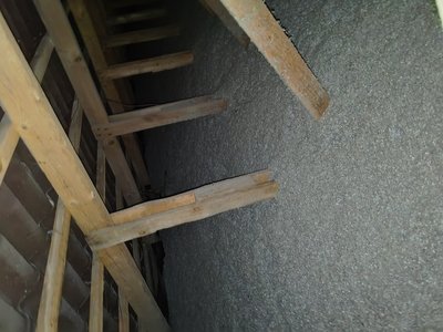 Wall condition in the wall