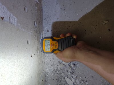 Moisture measurement taken in the inspection area
