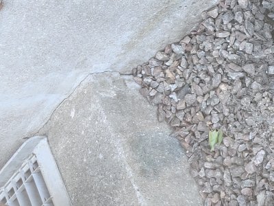 Pipes and drainage documented in the inspection area